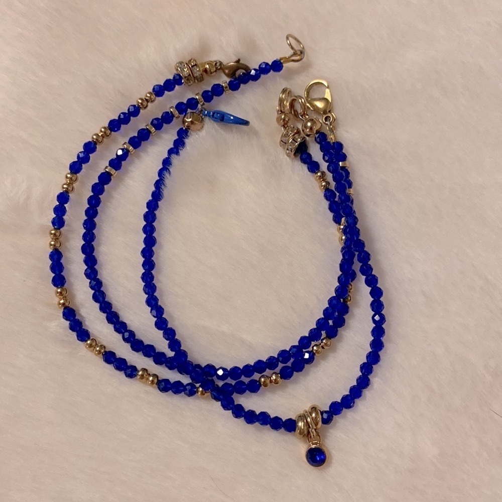 💫$10 add on. Set of three crystal style bracelets.